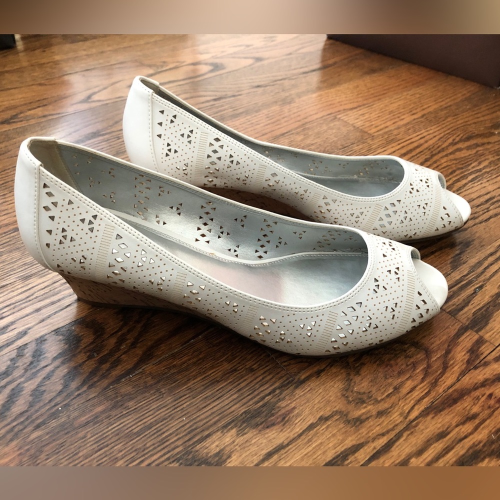 Kelly and Katie off white heels